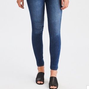 Super stretch American Eagle skinny Jeans! Size 6